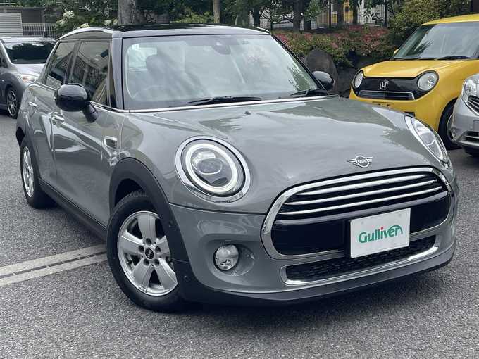 新着情報“ＭＩＮＩクーパー”2018年式ムーンウォークグレーメタリック入荷しました！