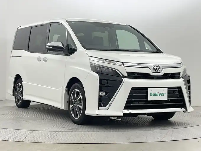 新着情報“ヴォクシーZS 煌Ⅲ”2021年式ホワイトパールクリスタルシャイン入荷しました！