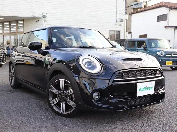 新着情報“ＭＩＮＩクーパーSD 60イヤーズエディション”2020年式紺Ⅱ入荷しました！