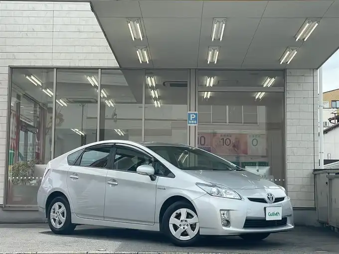 新着情報“プリウスS”2010年式シルバーM入荷しました！