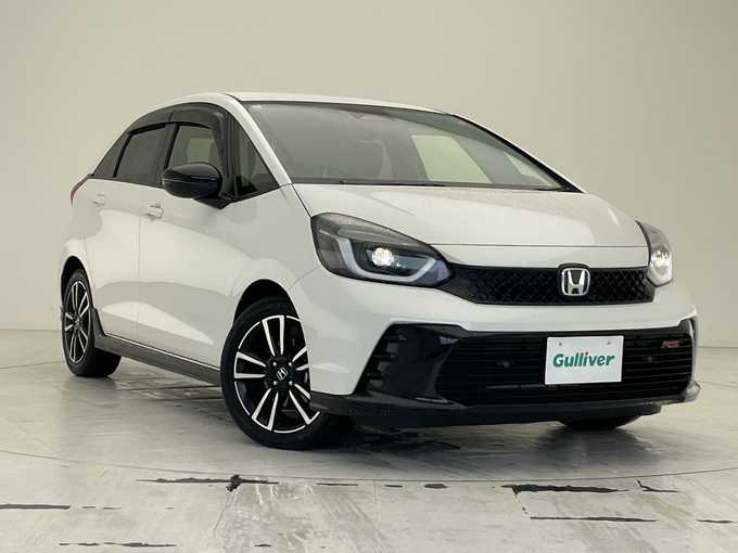 新着情報“フィットe:HEV RS”2024年式プラチナホワイトパール入荷しました！