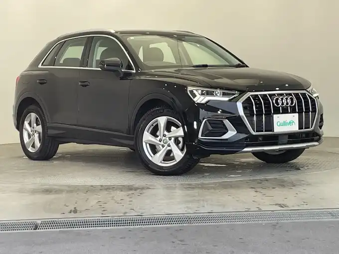 新着情報“Ｑ３35TFSIアドバンスド”2020年式黒入荷しました！
