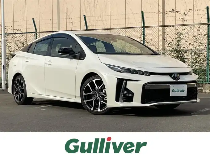 新着情報“プリウスＰＨＶS GRスポーツ”2019年式ホワイトパールクリスタルシャイン入荷しました！