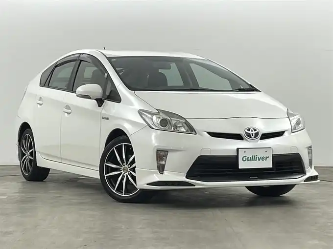 新着情報“プリウスS”2014年式ホワイトパールクリスタルシャイン