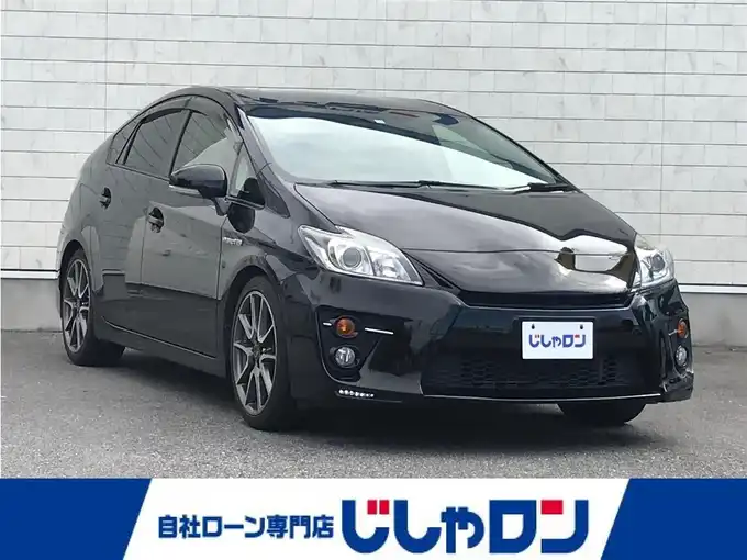 新着情報“プリウスS ツーリングセレ G’s”2013年式ブラック入荷しました！