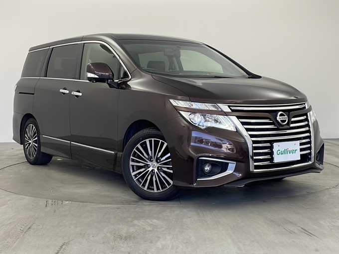 新着情報“エルグランド350ハイウェイスタープレミアム”2015年式インペリアルアンバーP入荷しました！