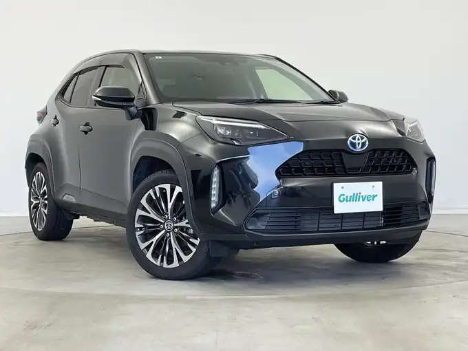 新着情報“ヤリスクロスハイブリッドZ”2022年式ブラックマイカ入荷しました！