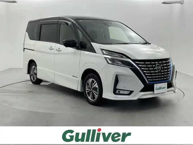 新着情報“セレナe－パワー ハイウェイスターV アーバンクロム”2021年式ブリリアントホワイトパール 2トーン入荷しました！