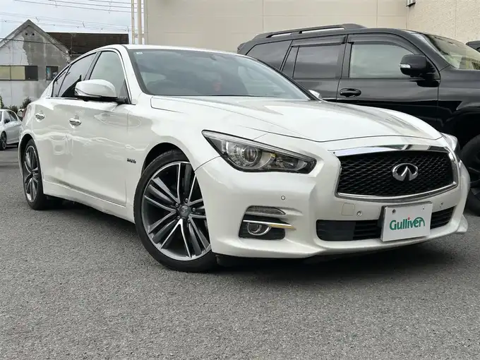 新着情報“スカイライン350GT ハイブリッド タイプSP 60thリミテッド”2017年式ブリリアントホワイトパール入荷しました！