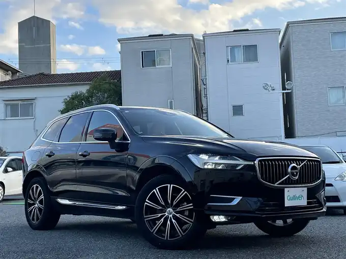 新着情報“ＸＣ６０T5 AWD インスクリプション”2018年式黒入荷しました！