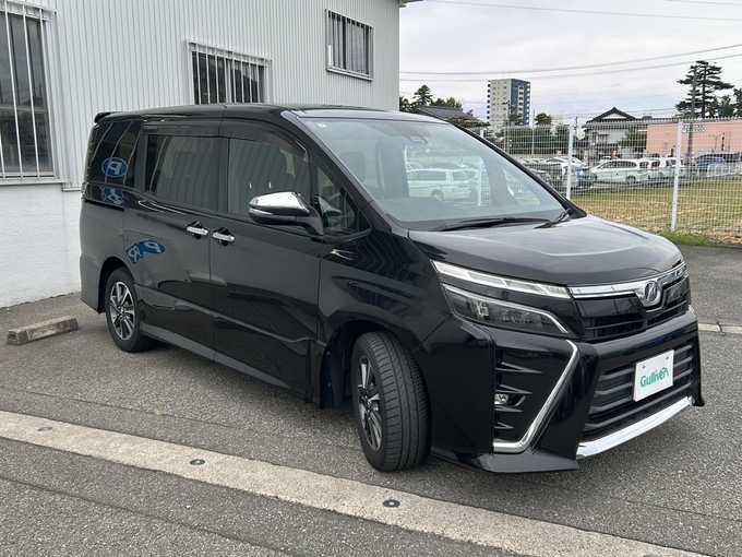 新着情報“ヴォクシーZS 煌”2018年式ブラック入荷しました！