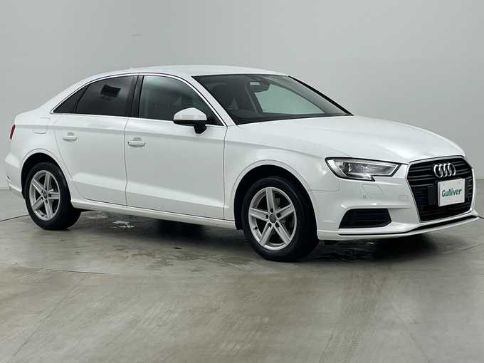 新着情報“Ａ３セダン1．4TFSI”2018年式白入荷しました！