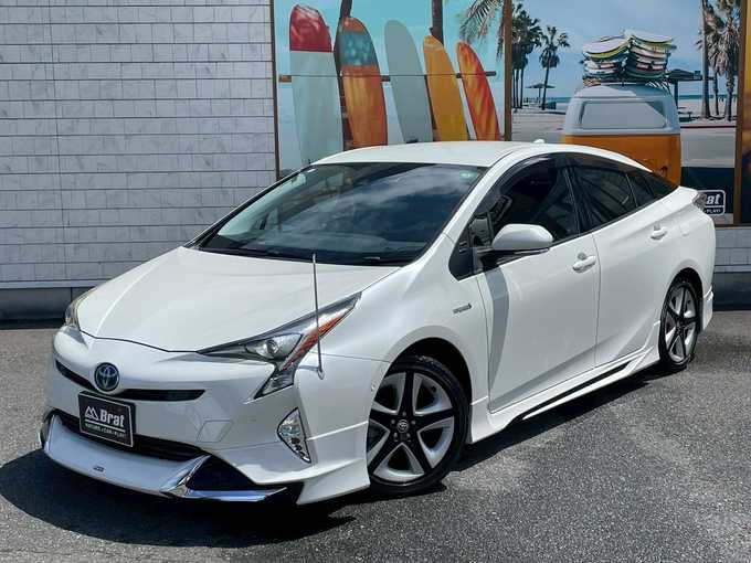 新着情報“プリウスAプレミアム ツーリングセレクション”2016年式パール入荷しました！