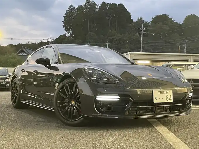 新着情報“パナメーラパナメーラ GTS”2019年式ヴァルカノグレーメタリック入荷しました！