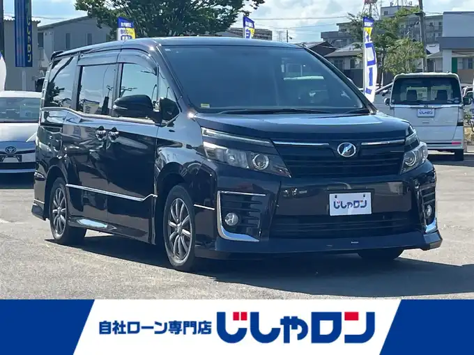 新着情報“ヴォクシーZS”2014年式ボルドーマイカメタリック入荷しました！