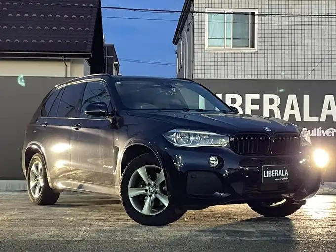 新着情報“Ｘ５xDrive 35d Mスポーツ”2015年式カーボンブラックM入荷しました！
