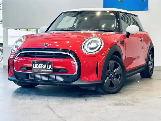 新着情報“ＭＩＮＩクーパーD”2021年式赤入荷しました！