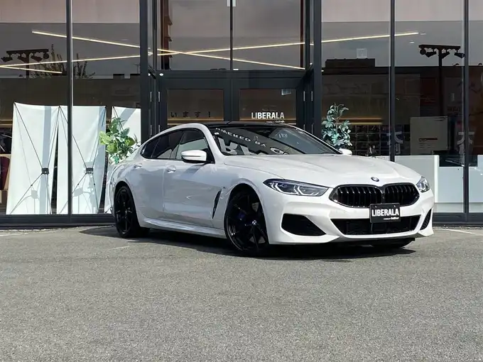 新着情報“８シリーズ840d xDrive グランクーペ エクスクルーシブ Mスポーツ”2019年式白入荷しました！