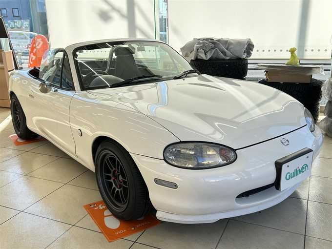 新着情報“ロードスターMパッケージ”2000年式白入荷しました！