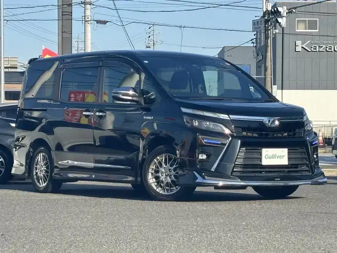 新着情報“ヴォクシーハイブリッドZS 煌”2018年式ブラック入荷しました！