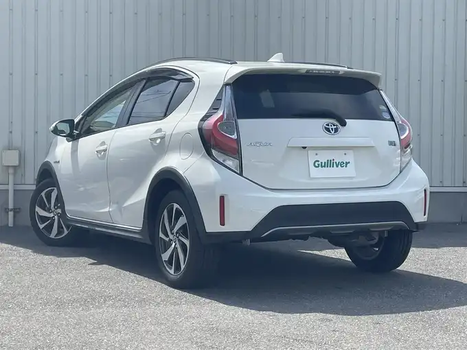 AQUA ライムホワイトパールクリスタルシャイン トヨタ(TOYOTA)|AQUA ライムホワイトパールクリスタルシャイン