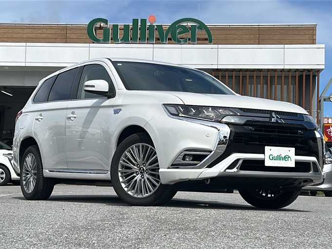 新着情報“アウトランダーＰＨＥＶGリミテッドエディション”2019年式シルキーホワイト入荷しました！