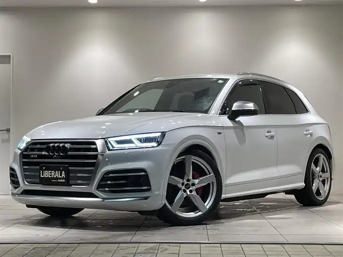 新着情報“ＳＱ５ベースグレード”2018年式グレイシアホワイトメタリック入荷しました！