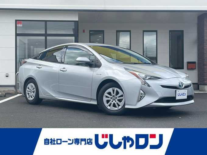 新着情報“プリウスS”2016年式シルバーM入荷しました！