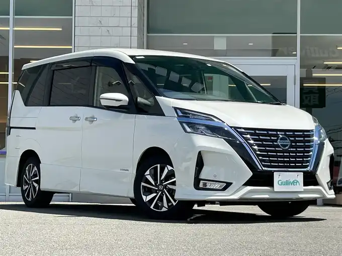 新着情報“セレナハイウェイスターV”2022年式ブリリアントホワイトパール入荷しました！
