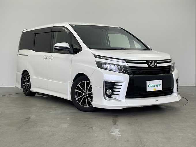 新着情報“ヴォクシーZS”2017年式ホワイトパールクリスタルシャイン入荷しました！