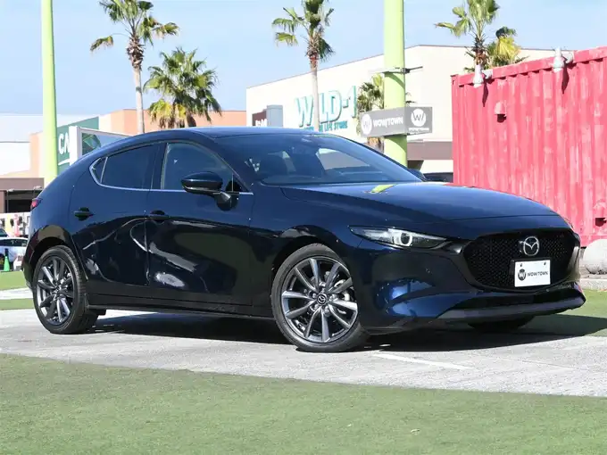 新着情報“ＭＡＺＤＡ３ファストバック20Sプロアクティブ”2020年式ディープクリスタルブルーマイカ入荷しました！