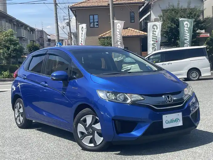 新着情報“フィットハイブリッドハイブリッド・Lパッケージ”2014年式青入荷しました！