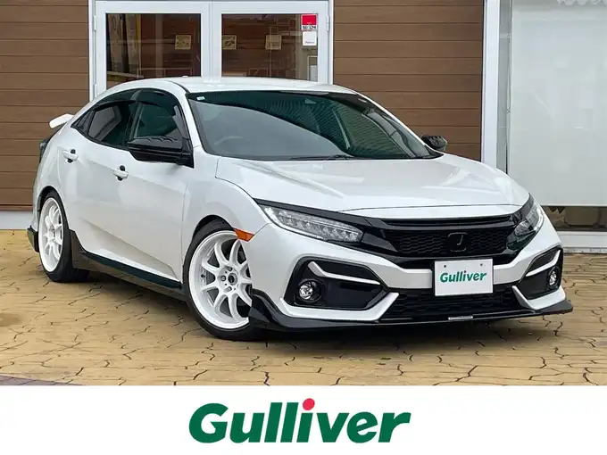 新着情報“シビックハッチバック”2020年式プラチナホワイトパール入荷しました！