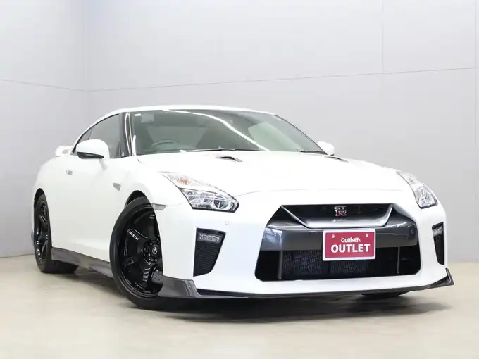 新着情報“ＧＴ－ＲGT－R トラックエディション エンジニアードbyニスモ”2017年式ブリリアントホワイトパール入荷しました！