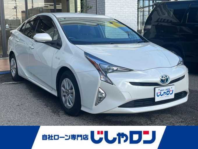 新着情報“プリウスS”2016年式ホワイトパールクリスタルシャイン入荷しました！