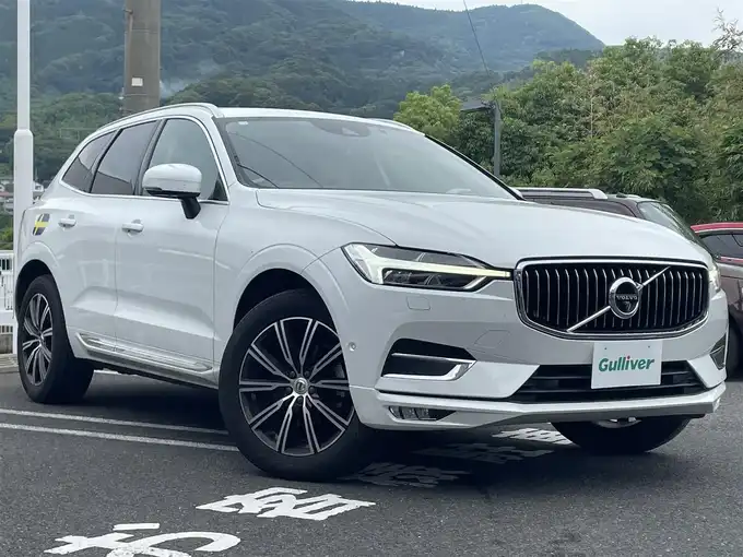 新着情報“ＸＣ６０D4 AWD インスクリプション”2020年式クリスタルホワイトP入荷しました！