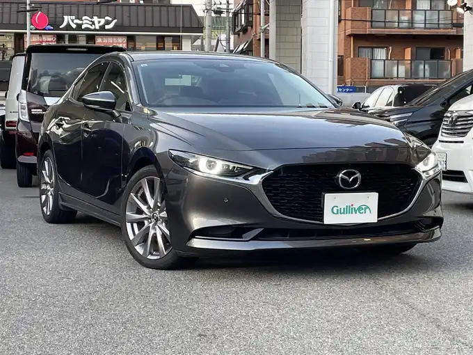 新着情報“ＭＡＺＤＡ３セダンXD Lパッケージ”2019年式マシーングレープレミアムM入荷しました！