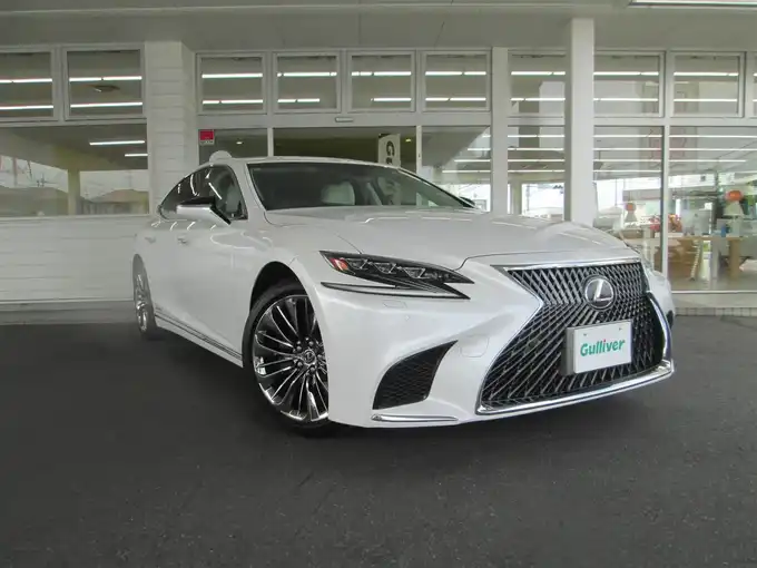 新着情報“ＬＳLS500h バージョンL”2017年式ソニッククォーツ入荷しました！