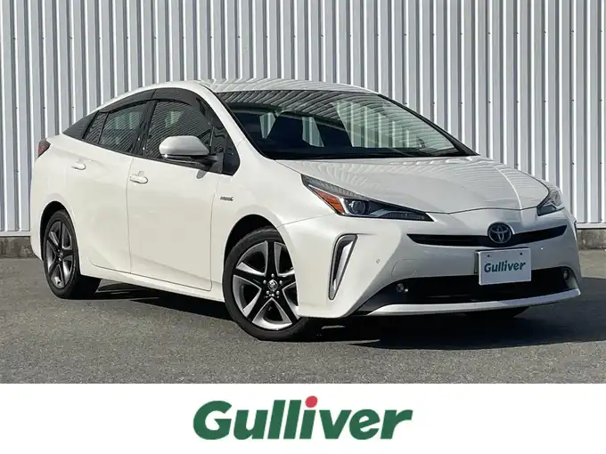 新着情報“プリウスSツーリングセレクション”2019年式ホワイトパールクリスタルシャイン入荷しました！