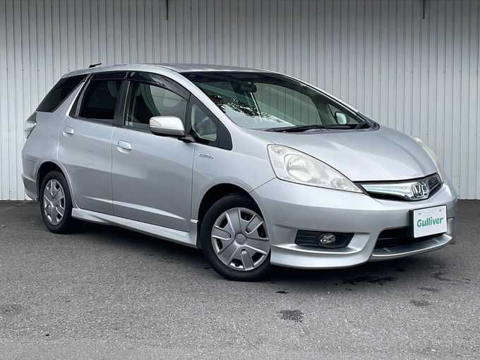 新着情報“フィットシャトルハイブリッドハイブリッド”2012年式シルバー入荷しました！