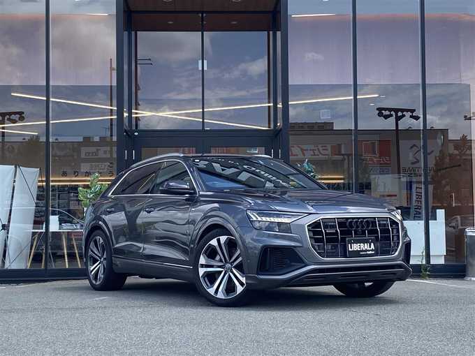 新着情報“Ｑ８55TFSIクワトロ デビューパッケージSライン”2019年式デイトナグレーパールエフェクト入荷しました！