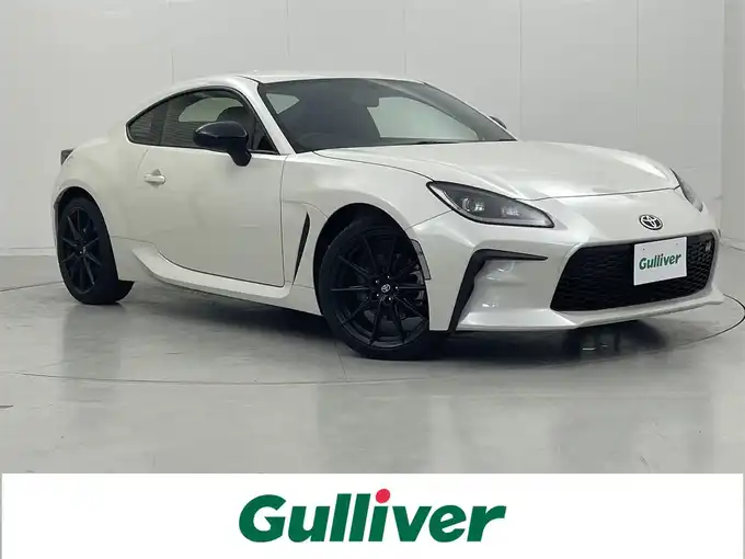 新着情報“ＧＲ８６RZ”2022年式クリスタルホワイトパール入荷しました！