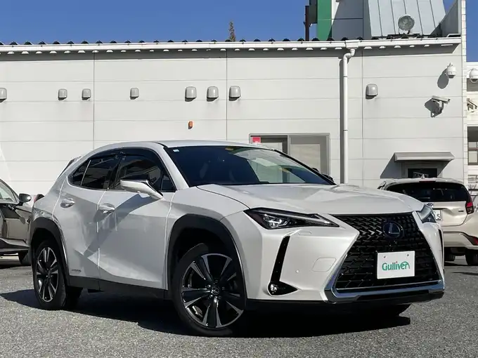 新着情報“ＵＸUX250h バージョンL”2020年式パール入荷しました！