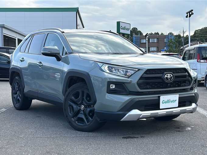 新着情報“ＲＡＶ４アドベンチャー”2022年式アーバンカーキ入荷しました！