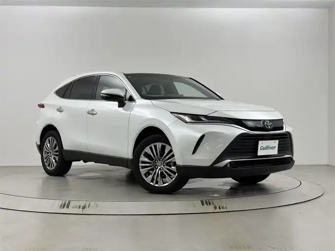 新着情報“ハリアーハイブリッドZ”2023年式プラチナホワイトパールマイカ入荷しました！