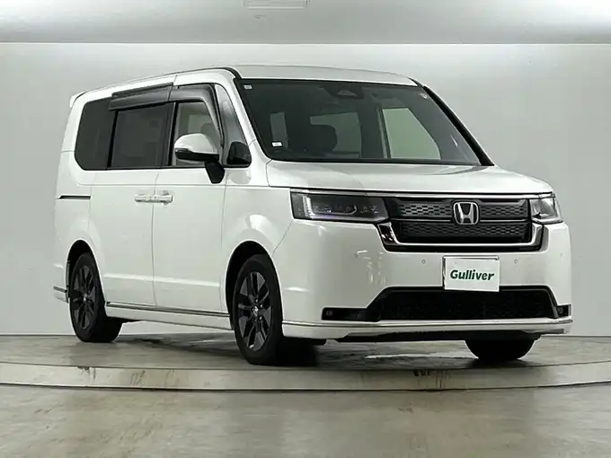 新着情報“ステップワゴンe:HEVスパーダ”2023年式プラチナホワイトパール入荷しました！