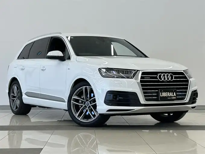 新着情報“Ｑ７2．0TFSIクワトロ”2016年式白入荷しました！