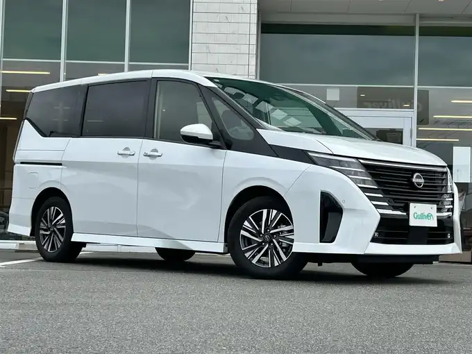 新着情報“セレナe－パワー ハイウェイスターV 90周年記念車”2024年式プリズムホワイト入荷しました！