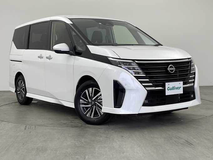新着情報“セレナハイウェイスターV”2023年式プリズムホワイト入荷しました！