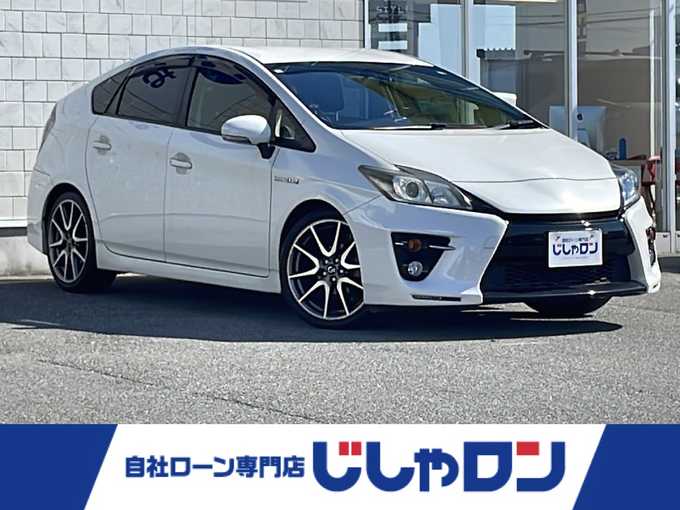 新着情報“プリウスSツーリングセレクション・G’s”2012年式ホワイトパールクリスタルシャイン入荷しました！